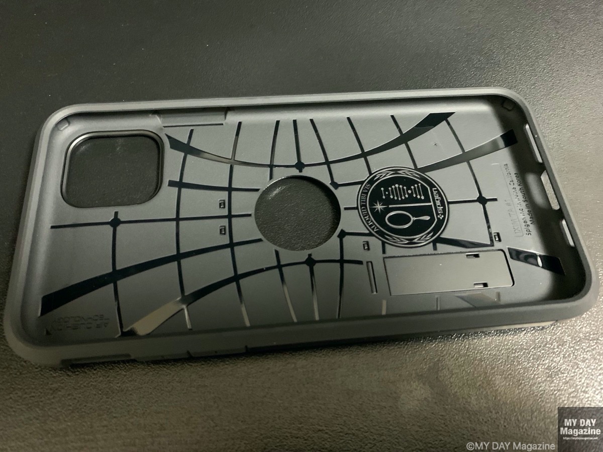 iPhone11 Pro Max用ケース、Spigen「タフ・アーマー」は安定の安心感とデザイン。