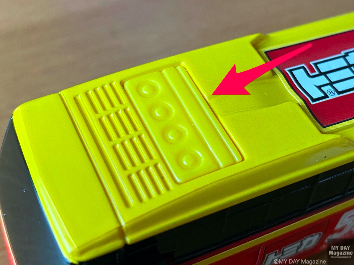 マクドナルドのハッピーセットのトミカ「50周年記念ラッピングバス」のレビュー